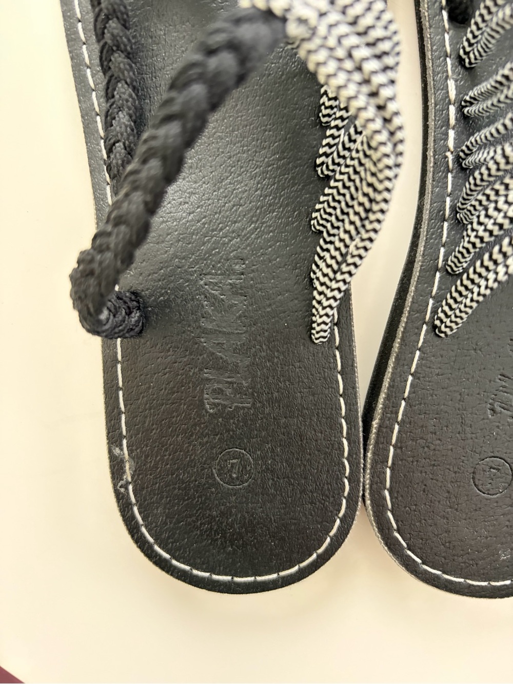 Plaka Oceanside Beach Hand-Woven Sandals with Black & White Braided Trim Size 7 - Picture 3 of 4